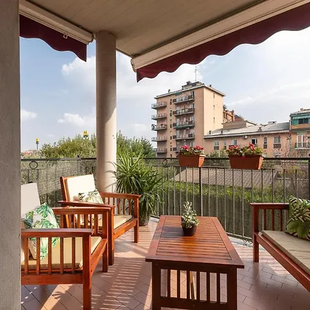 Casty Sweet Home - Parcheggio Privato Gratuito Milan Exterior photo